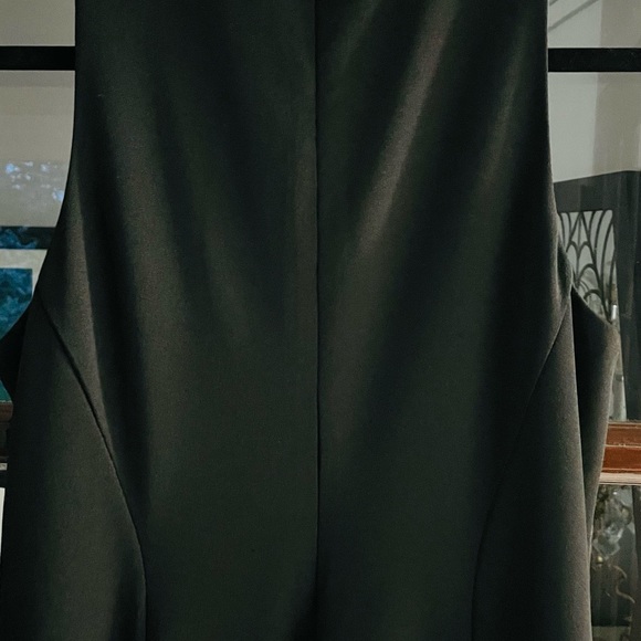 ๐ Semi-Formal Hi-Low Black Dress.
Perfect for Special Events
Size: 8 - Picture 7 of 14